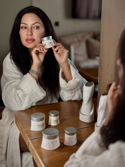 ZEITGARD PRO Cosmetic Device + Face Smoothing Tool